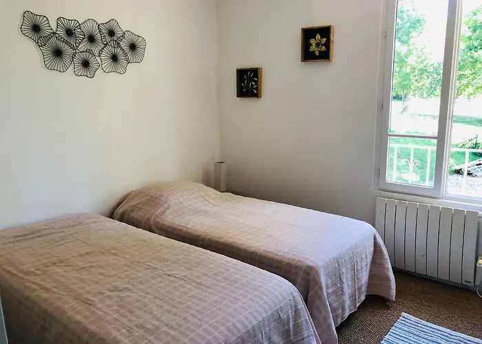 Du Manoir De L'etang Holiday home Marines